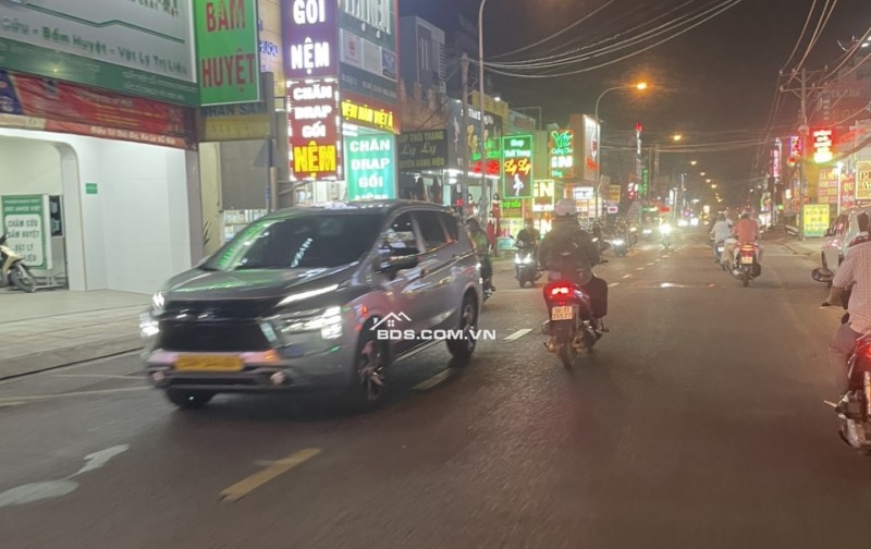 Bán tòa nhà 8,4x30m nhà 6 lầu giá 29 tỷ MT Đường Nguyễn Ảnh Thủ, Q12